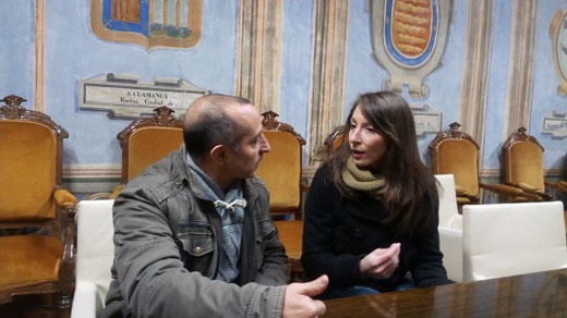 Isabel Fernández charla con el que fue su entrenador en Medina del Campo, José Antonio Alonso / Cadena Ser
